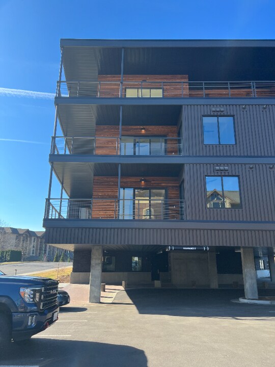 1579 W Riverstone Dr in Coeur d'Alene, ID - Building Photo