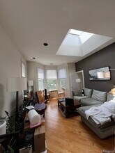 3301 N Oakley Ave in Chicago, IL - Building Photo - Building Photo