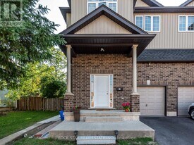 81 Wellington St N in Thorold, ON - Building Photo