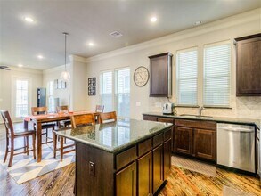8740 Kempwood Dr in Houston, TX - Building Photo - Building Photo