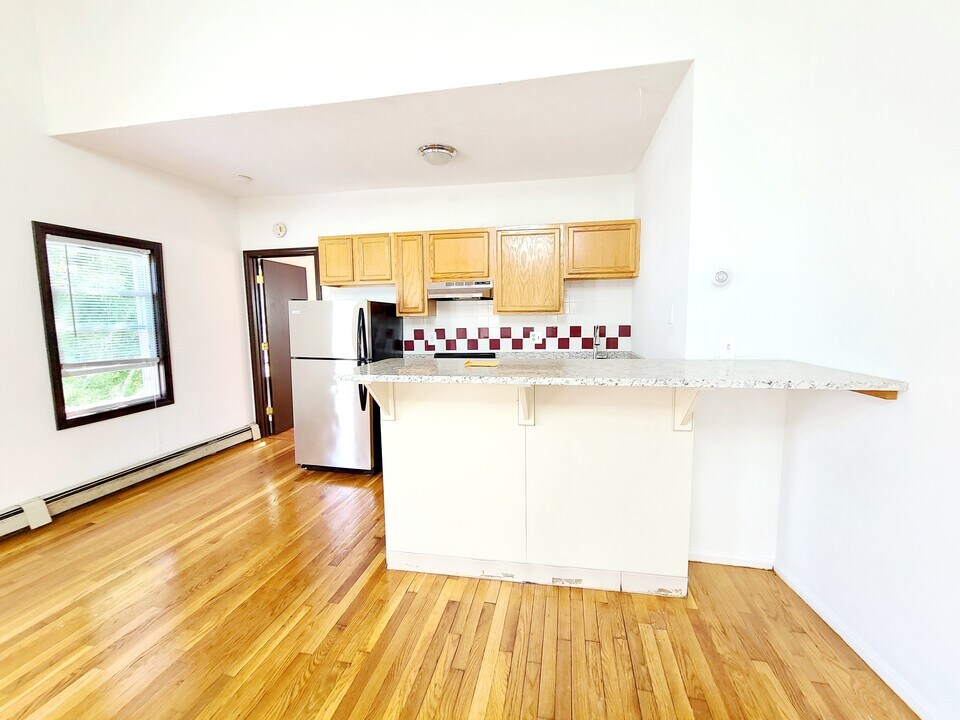 11 Shepard St, Unit 11 in Boston, MA - Building Photo