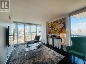 320 Richmond St E in Toronto, ON - Building Photo - Building Photo