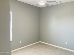 7833 Mt Latona Dr in El Paso, TX - Building Photo - Building Photo