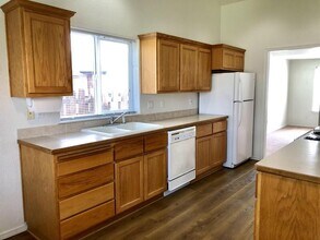 735 NE Negus Pl in Redmond, OR - Building Photo - Building Photo