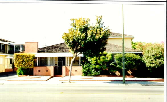 1225 W Campbell Ave in Campbell, CA - Foto de edificio - Building Photo