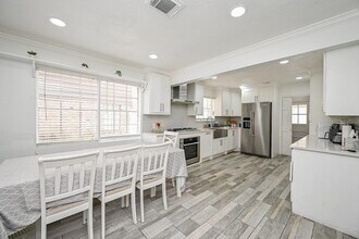 5506 Pebble Springs Dr in Houston, TX - Building Photo - Building Photo