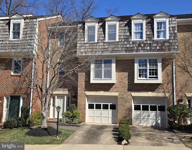 property at 2939 Oakborough Square