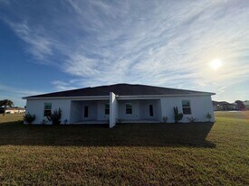 16077 Badalona Dr in Punta Gorda, FL - Building Photo