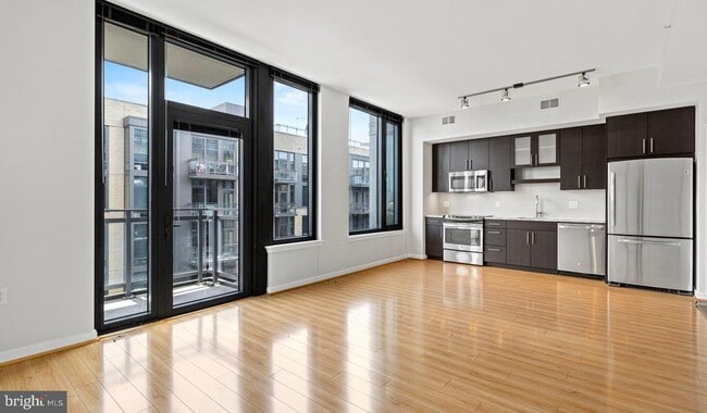 8300 Wisconsin Ave in Bethesda, MD - Building Photo - Building Photo