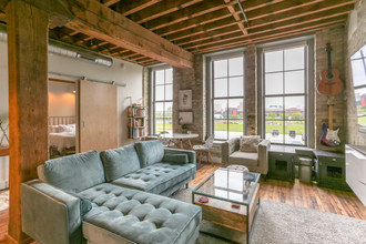 Serif MKE in Milwaukee, WI - Building Photo - Interior Photo