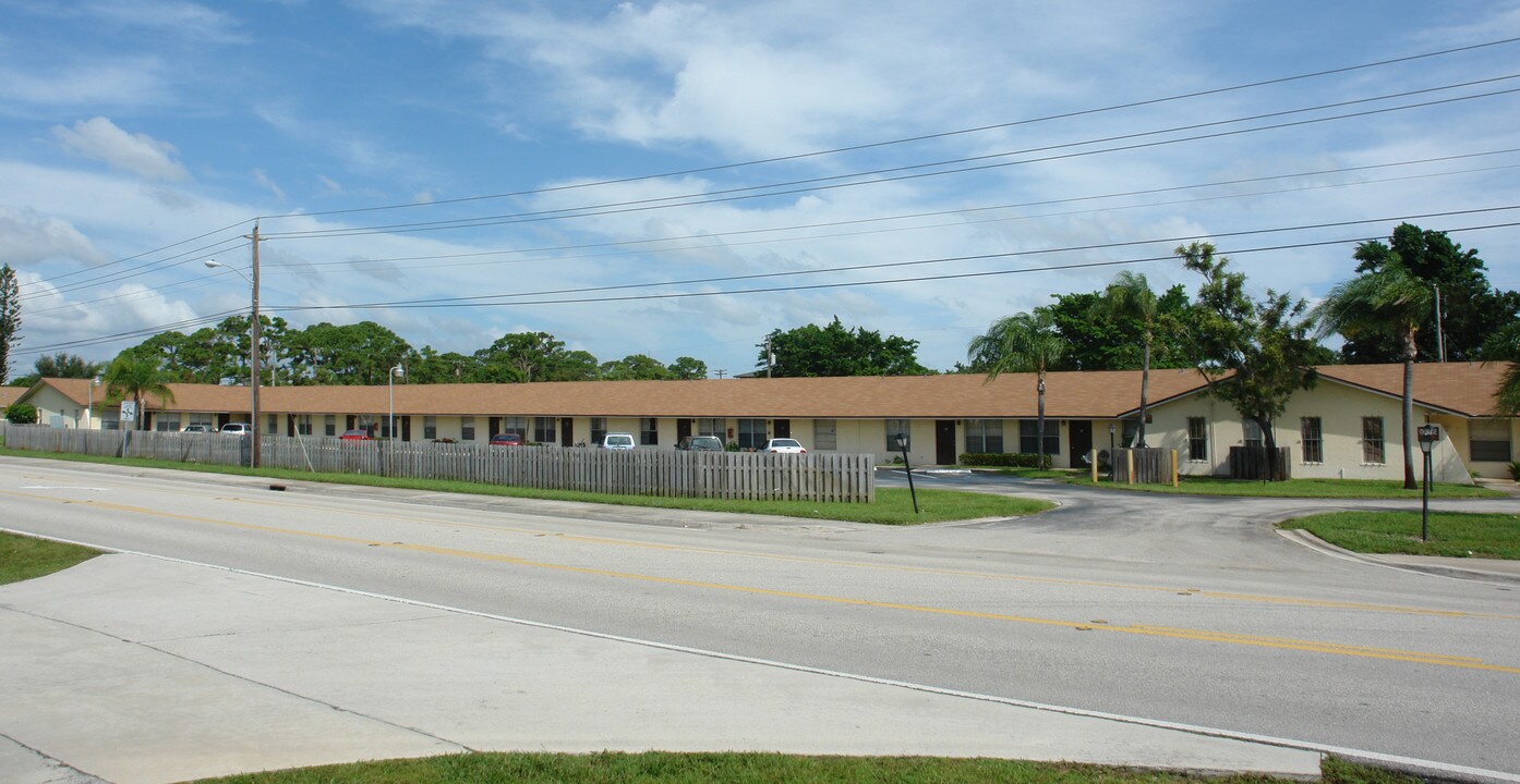 Toney Penna Apartments in Jupiter, FL - Building Photo