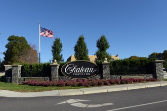 Chateau Chatillon in Cranston, RI - Building Photo - Building Photo