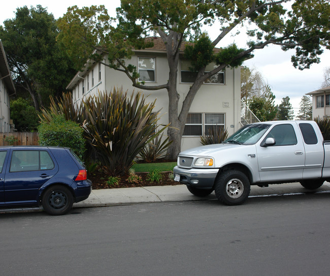 3053-3061 Emerson St in Palo Alto, CA - Building Photo - Building Photo