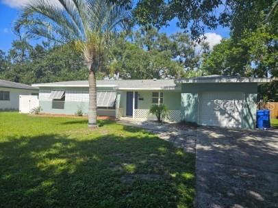 1560 Robinson Dr N in St. Petersburg, FL - Building Photo