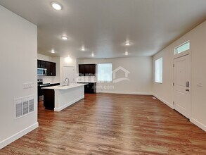 7391 S Copper Rim Dr in West Jordan, UT - Building Photo - Building Photo