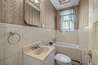 117-03 Newport Ave in Queens, NY - Building Photo - Building Photo
