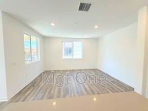 6124 Victoria Wy in Eastvale, CA - Building Photo - Building Photo