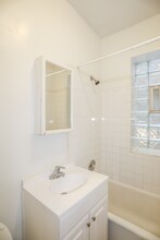 6916 N Lakewood Ave in Chicago, IL - Building Photo - Building Photo