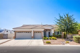 5317 Blue Evergreen Ave in Las Vegas, NV - Building Photo - Building Photo