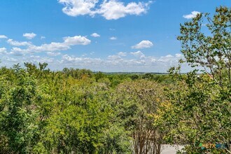 430 Lindsey St in San Marcos, TX - Building Photo - Building Photo