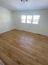 1435 W 19th St in Lawrence, KS - Foto de edificio - Building Photo