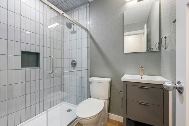 811 N Pleasant St in Springdale, AR - Building Photo - Building Photo