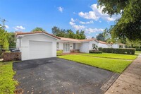 811 Capri St in Coral Gables, FL - Building Photo - Building Photo