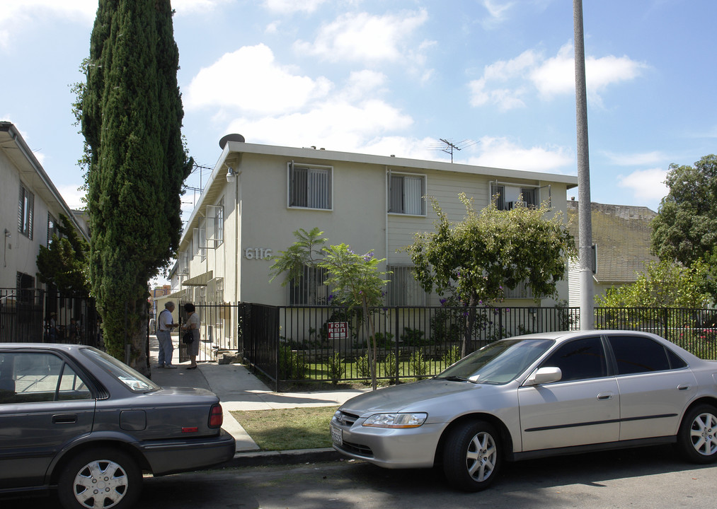 6116 Romaine St in Los Angeles, CA - Building Photo