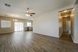 8448 W Green Kingfisher Ln in Tucson, AZ - Building Photo - Building Photo