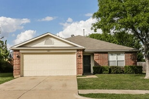100 Walnut Dr in Seagoville, TX - Building Photo