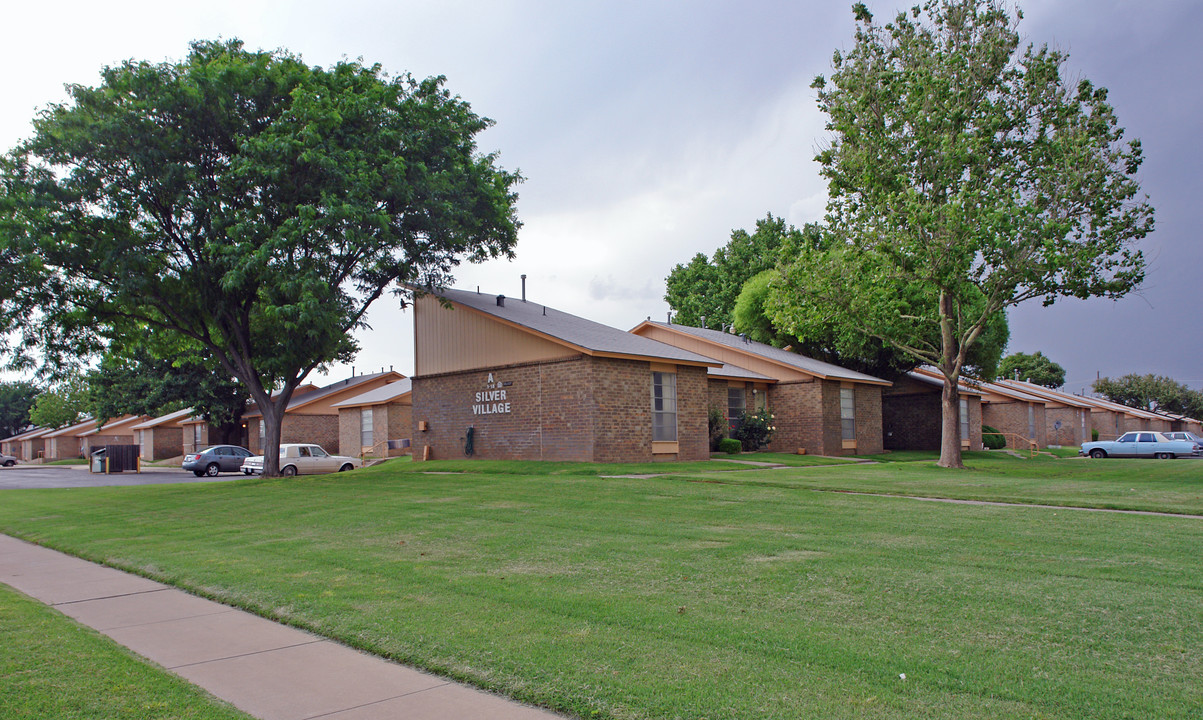 Silver Village Apartments in Lubbock, TX - Building Photo