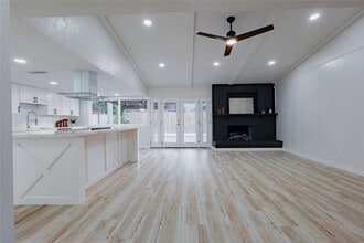 7310 Corta Calle Dr in Houston, TX - Building Photo - Building Photo