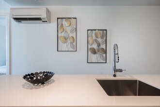 665 Rue Versailles in Montréal, QC - Building Photo - Building Photo