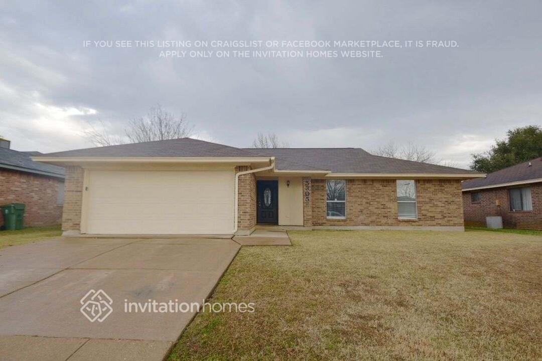 5305 Pampas Ct in Arlington, TX - Building Photo