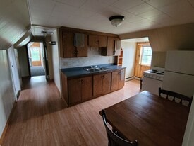 41 E Main St in Fort Kent, ME - Building Photo