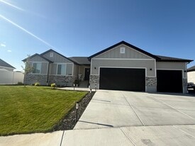 2283 E Spring St, Unit Eagle in Eagle Mountain, UT - Building Photo