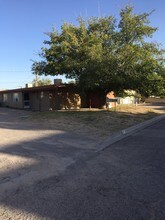 Garrison Complex in Las Cruces, NM - Foto de edificio - Building Photo