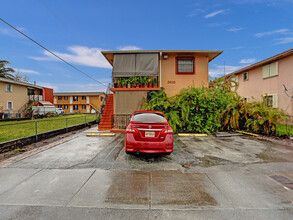 2635 W 2nd Ave in Hialeah, FL - Building Photo - Building Photo