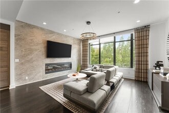 906 Lenox Blvd in Atlanta, GA - Building Photo - Building Photo