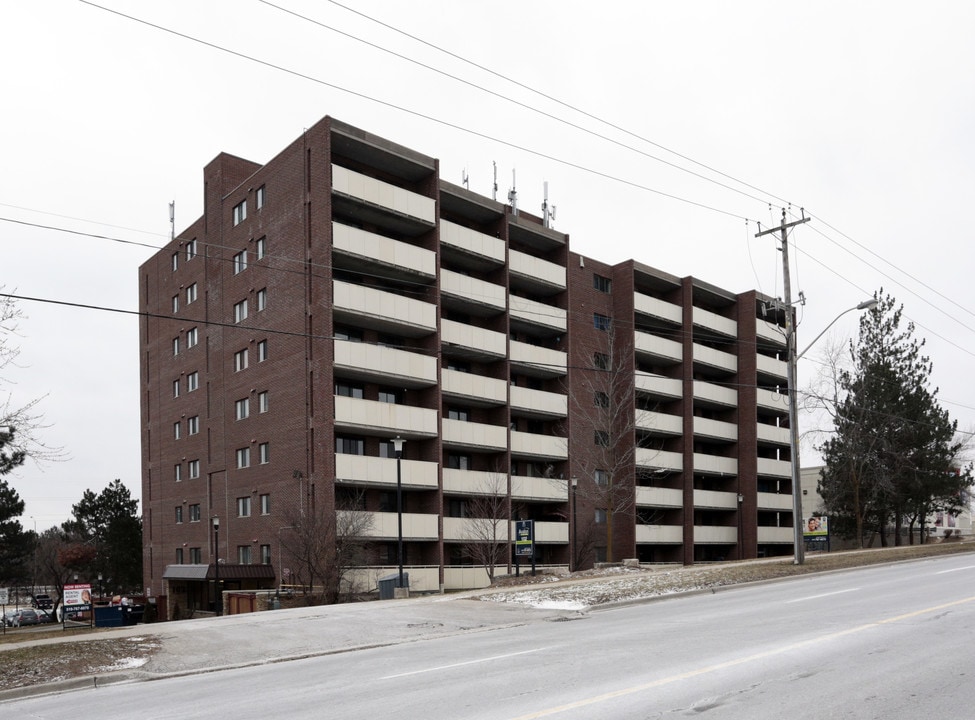 Avalon on the Parkway in Guelph, ON - Building Photo