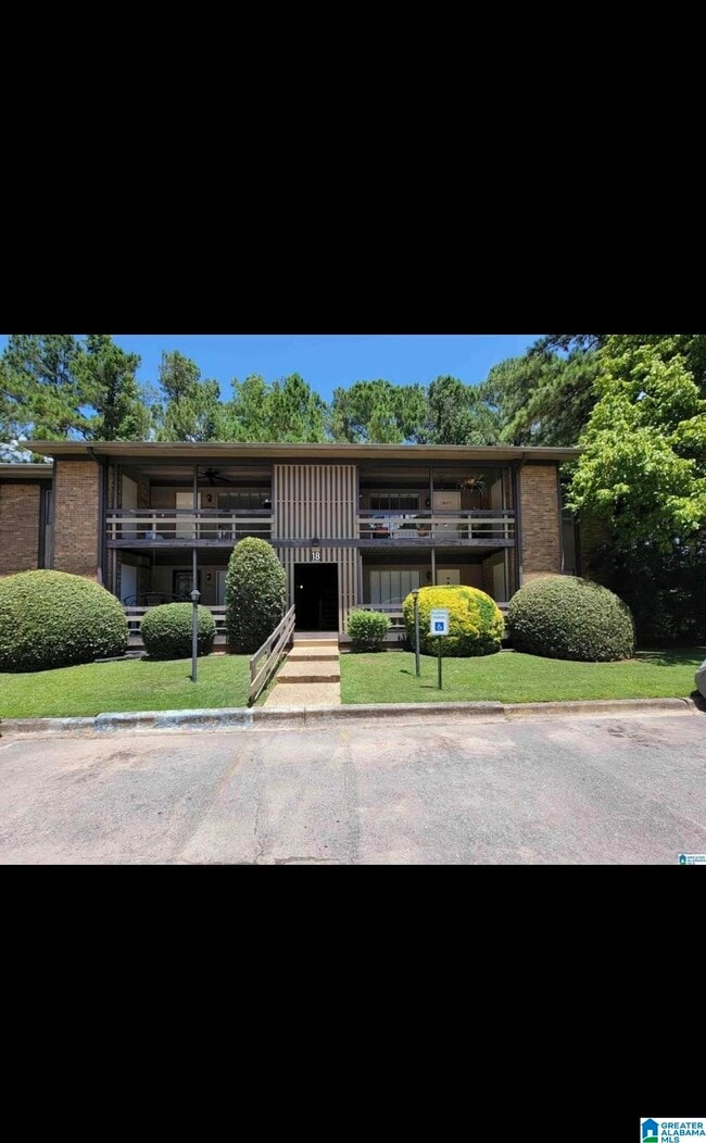 property at 3101 Lorna Rd