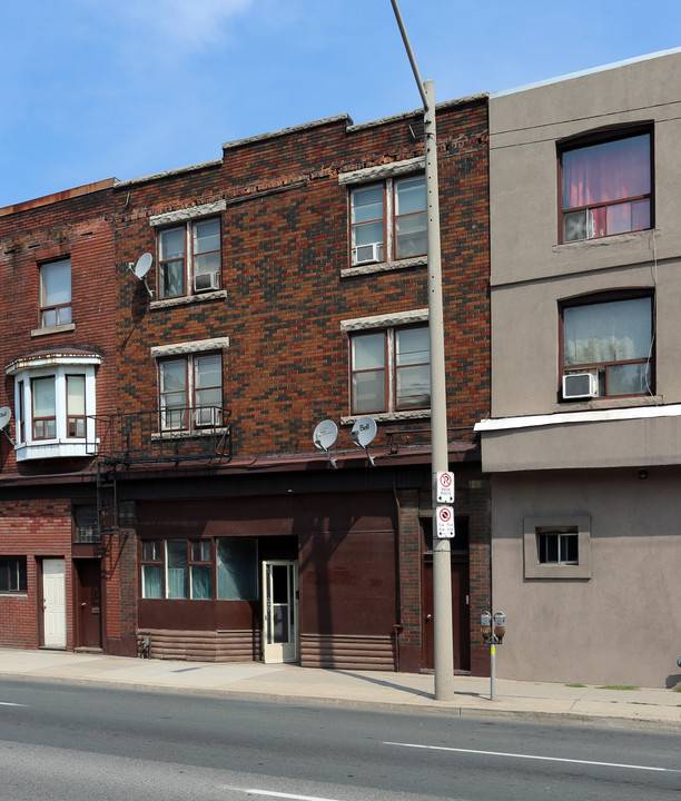 827 King St E in Hamilton, ON - Building Photo