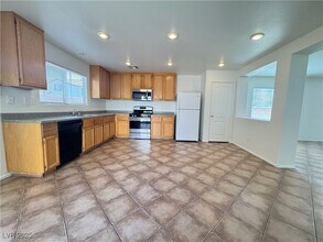 4693 Ametrine Ct in Las Vegas, NV - Foto de edificio - Building Photo