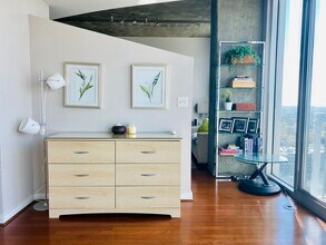 860 Peachtree St NE, Unit 2109 in Atlanta, GA - Foto de edificio - Building Photo