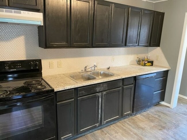 3011 W Walnut St in Springfield, MO - Building Photo - Building Photo