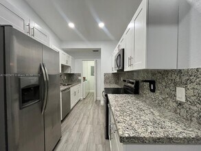 1710 NW 92nd Ave in Pembroke Pines, FL - Building Photo - Building Photo