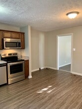 661 Azalea Dr in Spring Lake, NC - Building Photo - Building Photo