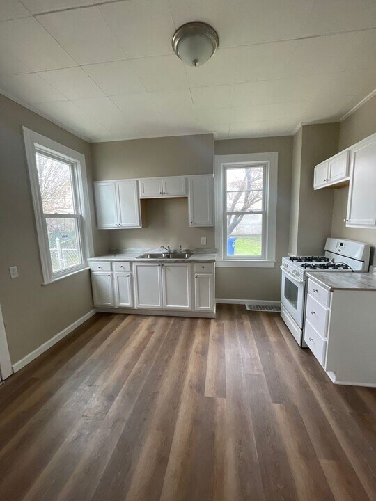 3131 W 92nd St in Cleveland, OH - Building Photo