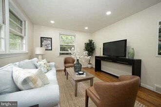 1019 Howellville Rd in Berwyn, PA - Building Photo - Building Photo