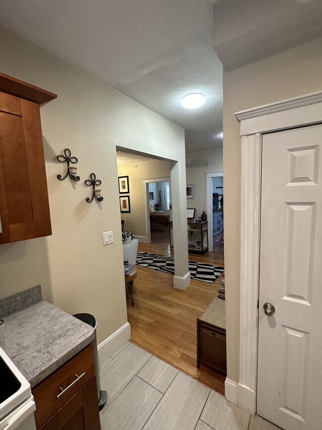 384 Neponset Ave in Boston, MA - Building Photo - Building Photo